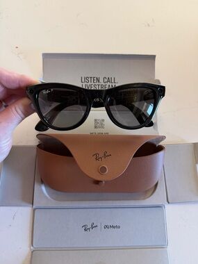 Ray-Ban Black Meta Skyler Sunglasses